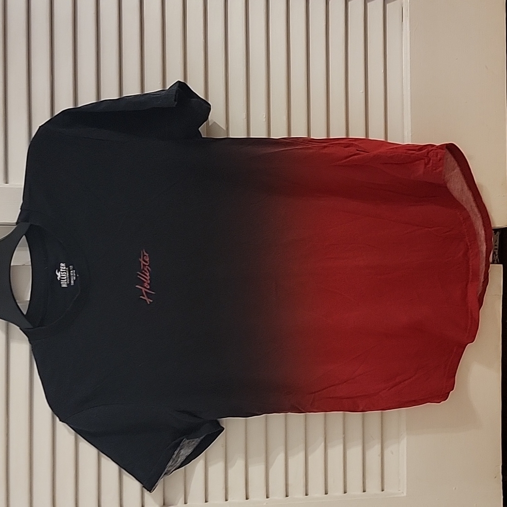 Hollister Men's tshirt Small
